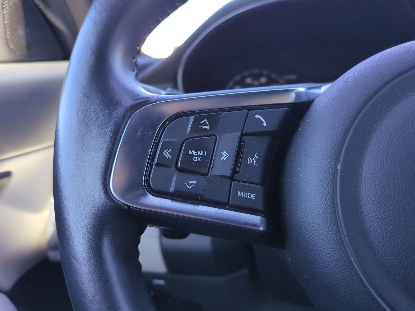 Used 2020 Jaguar E-PACE SE image 19