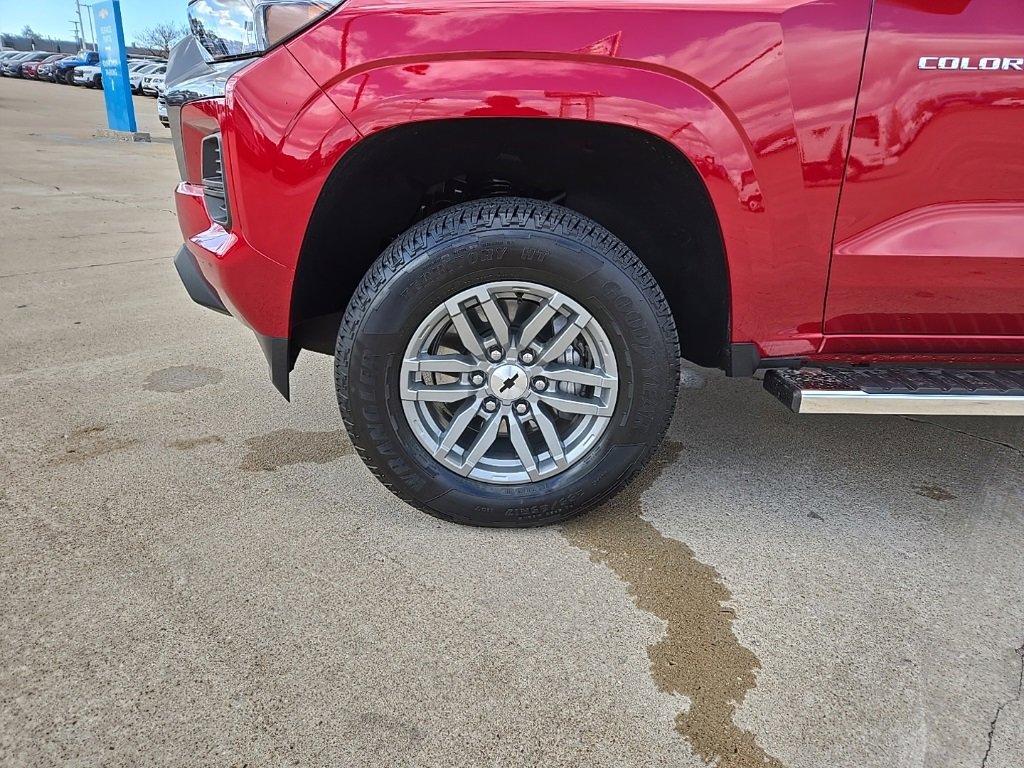 Used 2024 Chevrolet Colorado LT image 12