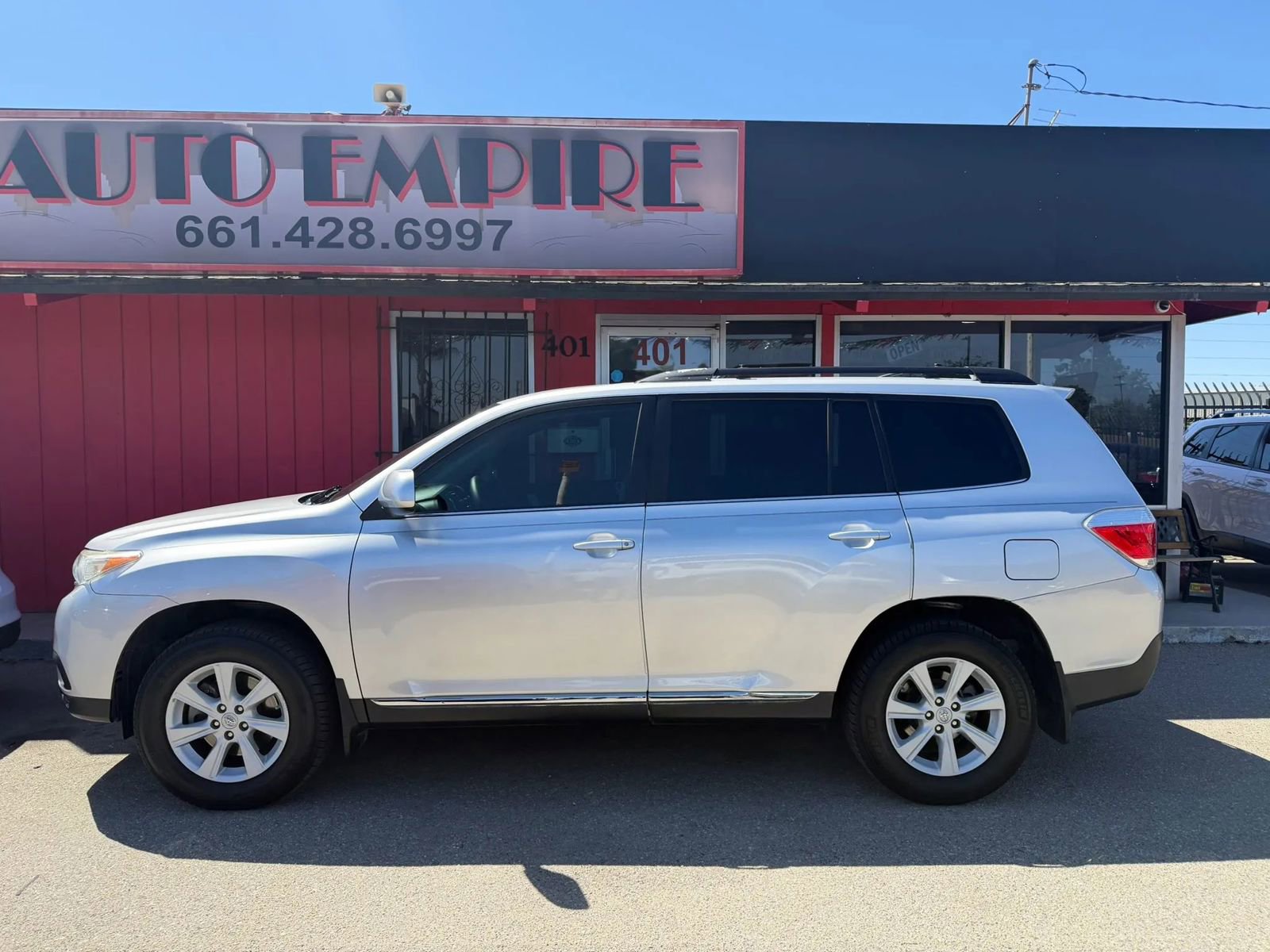 Used 2013 Toyota Highlander FWD image 1