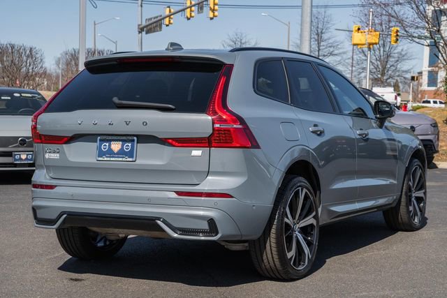 Certified 2022 Volvo XC60 T8 R-Design w/ Advanced Package image 5