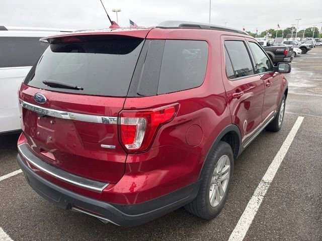 Used 2018 Ford Explorer XLT w/ Equipment Group 202A AWD/4WD image 3