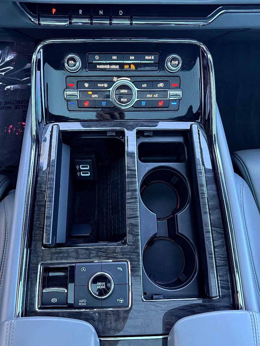 Used 2018 Lincoln Navigator L Reserve w/ Technology Package image 20