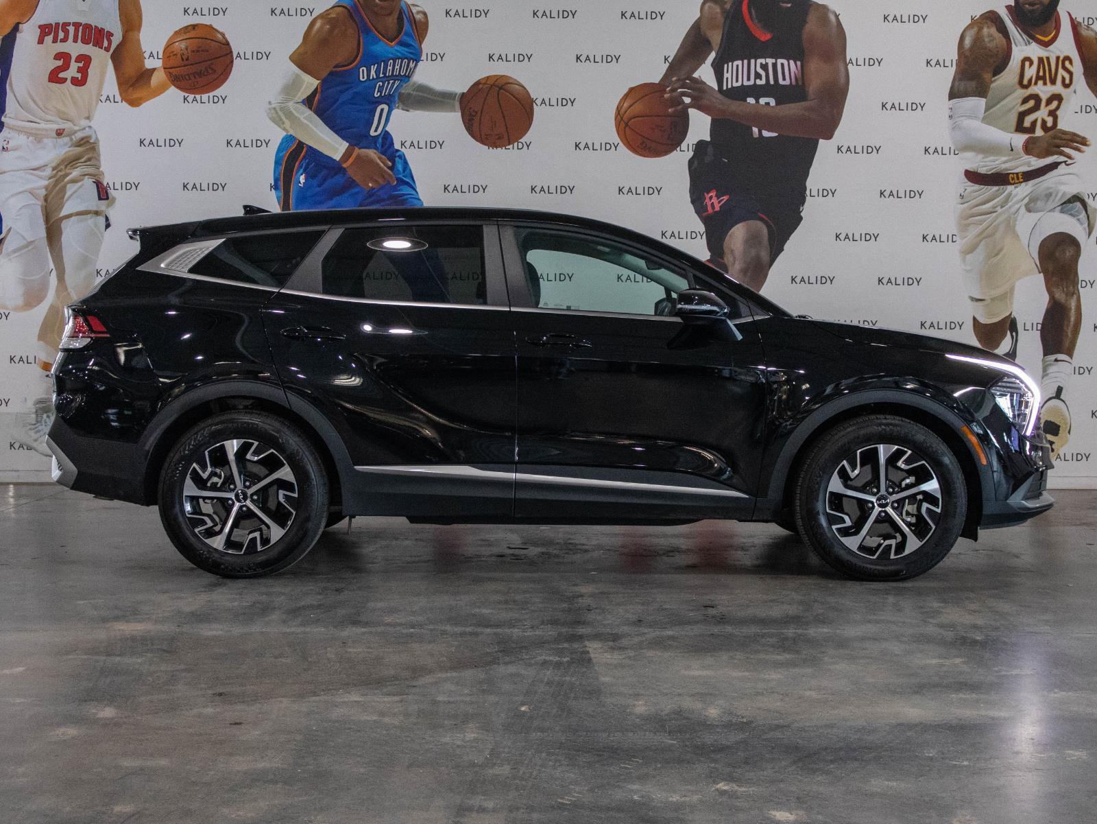 New 2025 Kia Sportage EX image 18