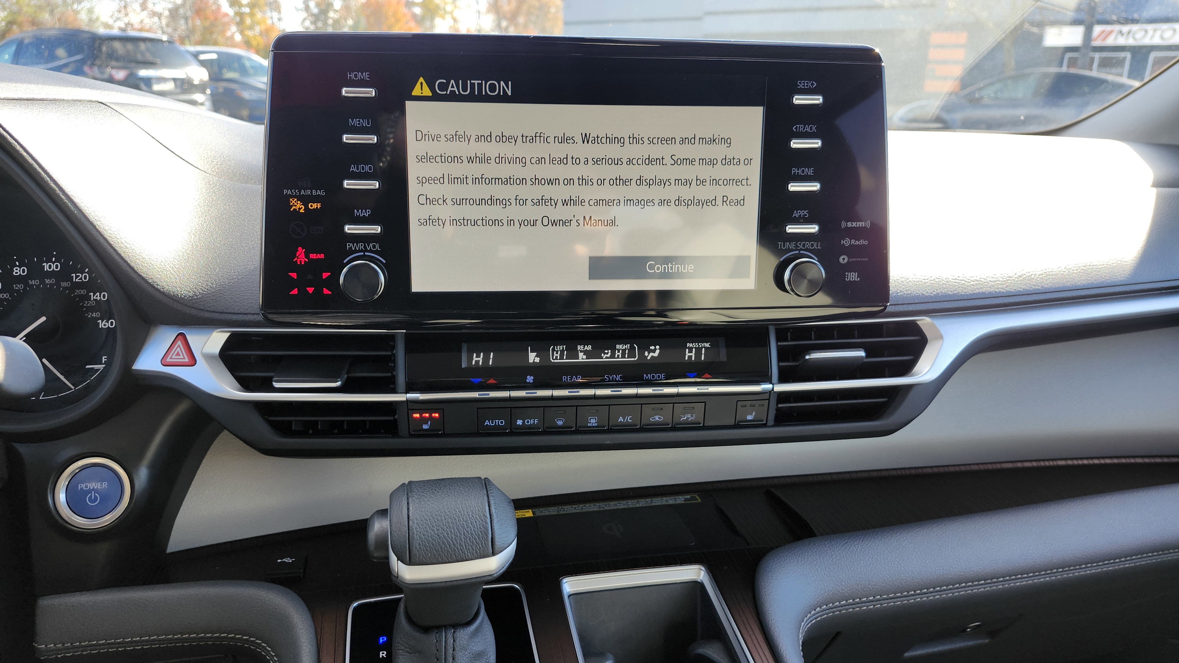 Used 2024 Toyota Sienna XLE w/ XLE Plus Package image 31