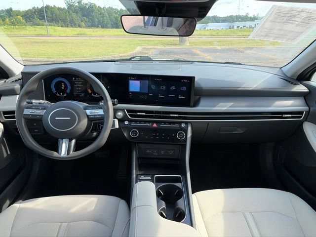 Used 2025 Hyundai Sonata SEL FWD image 7