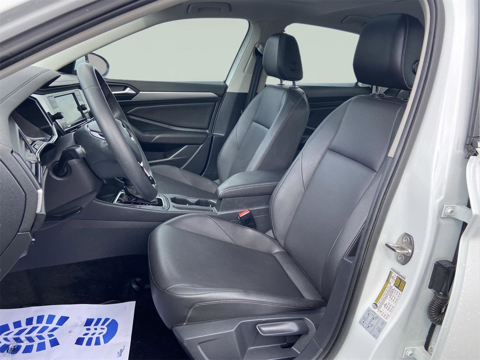 Used 2020 Volkswagen Jetta SE image 17