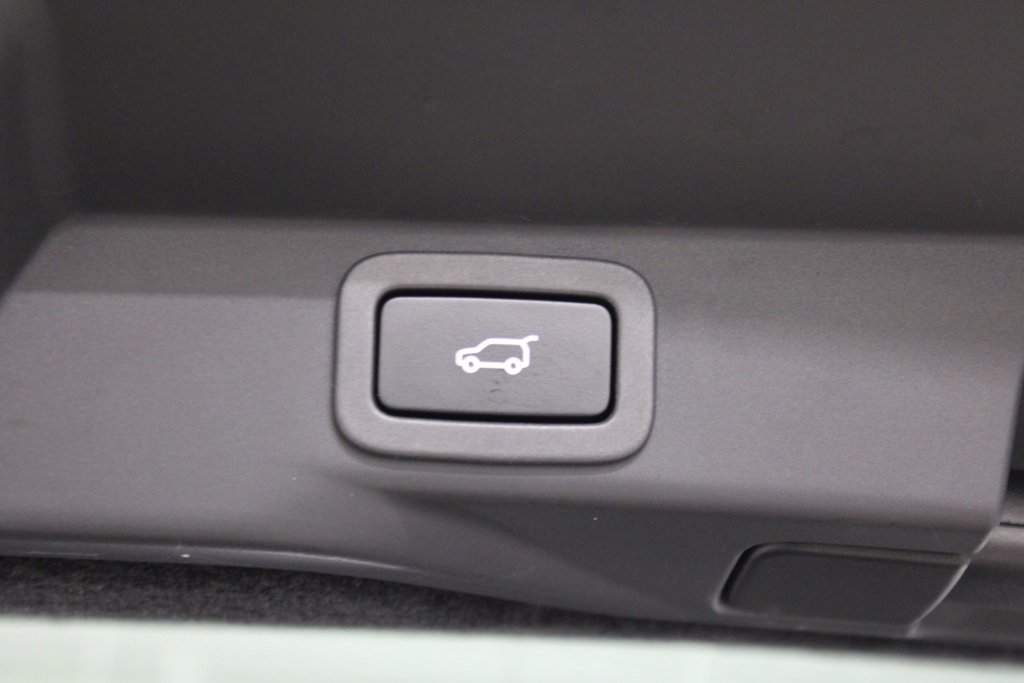 Used 2021 Land Rover Range Rover Sport SVR image 36