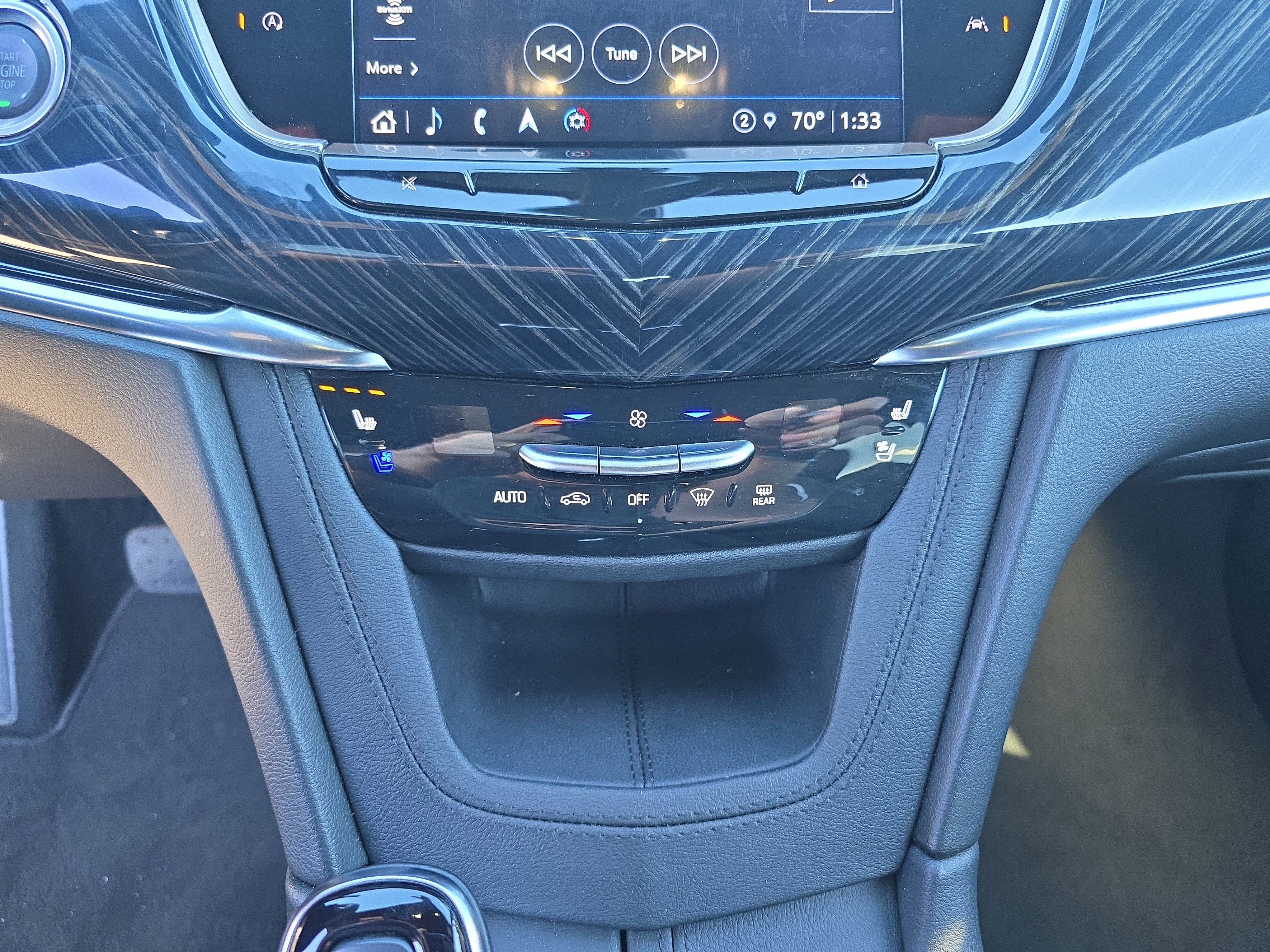 Used 2025 Cadillac XT6 Premium Luxury image 29