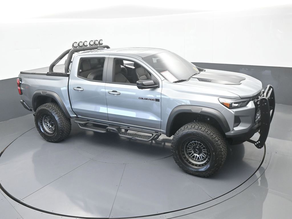 Used 2025 Chevrolet Colorado ZR2 w/ Technology Package AWD/4WD image 59