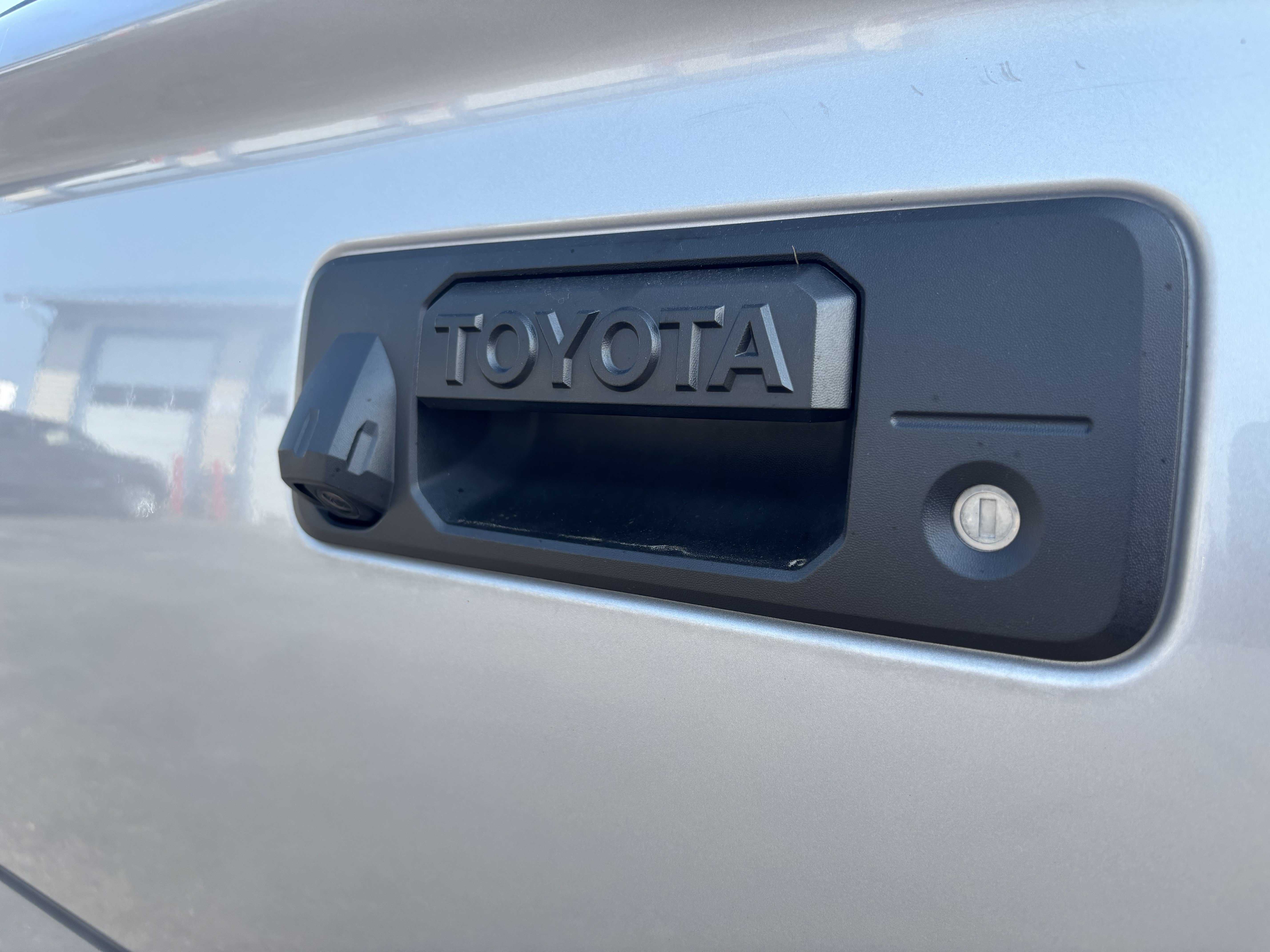 Used 2020 Toyota Tundra Limited w/ Limited Premium Package AWD/4WD image 10