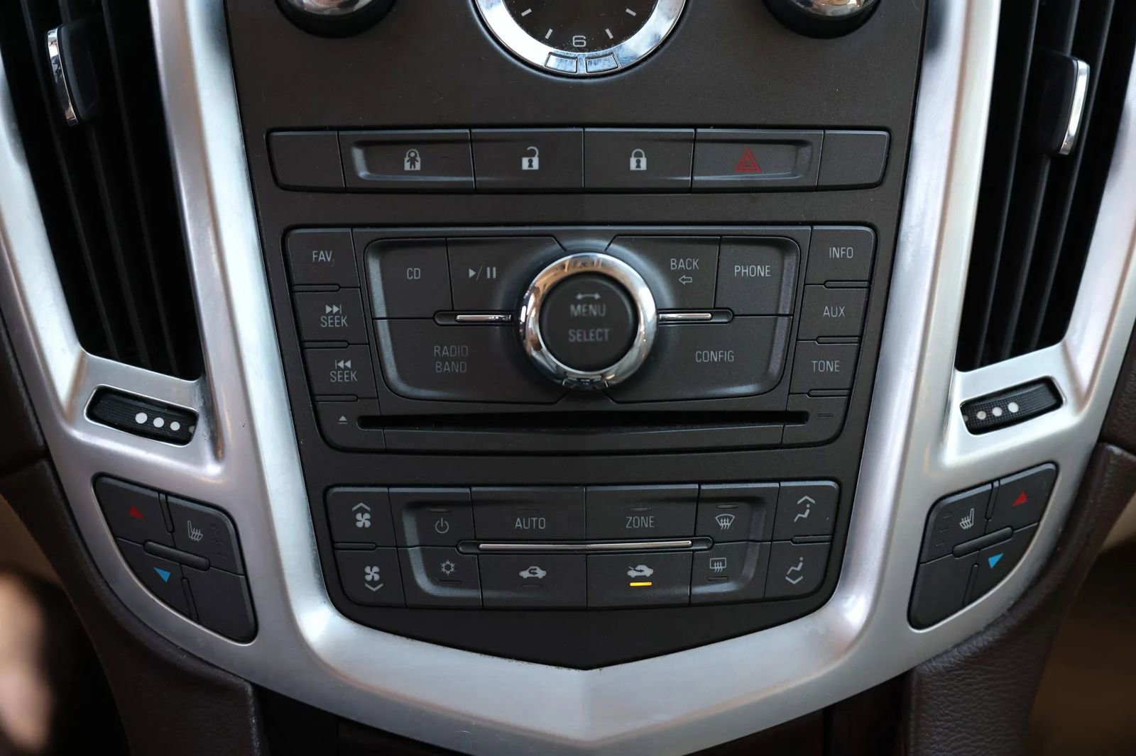 Used 2010 Cadillac SRX Luxury image 31