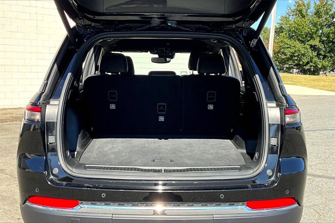 Certified 2024 Jeep Grand Cherokee Limited image 24