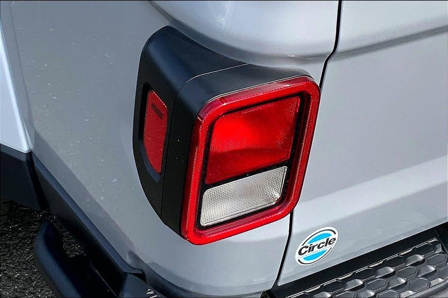 Certified 2023 Jeep Gladiator Sport AWD/4WD image 24