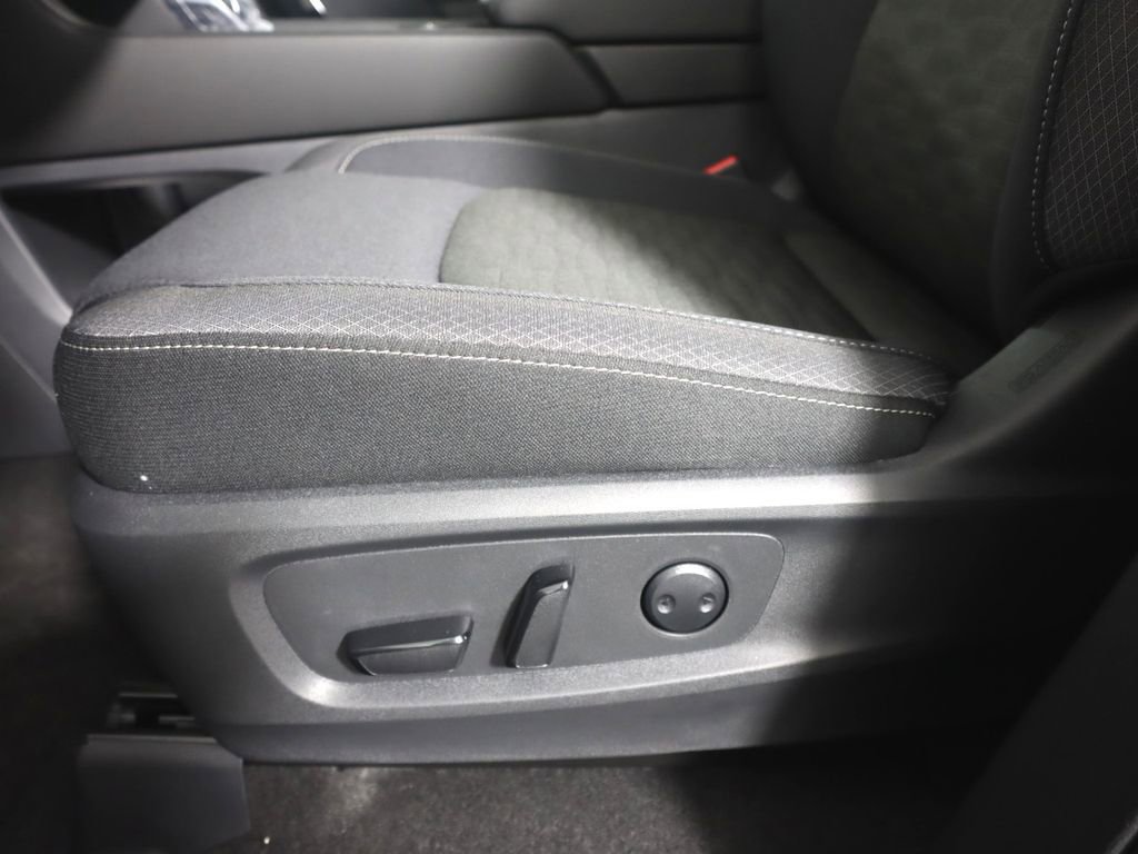 New 2026 Nissan Pathfinder SV image 17