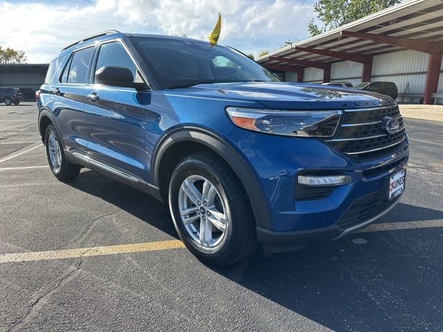 Used 2020 Ford Explorer XLT w/ Equipment Group 202A image 2