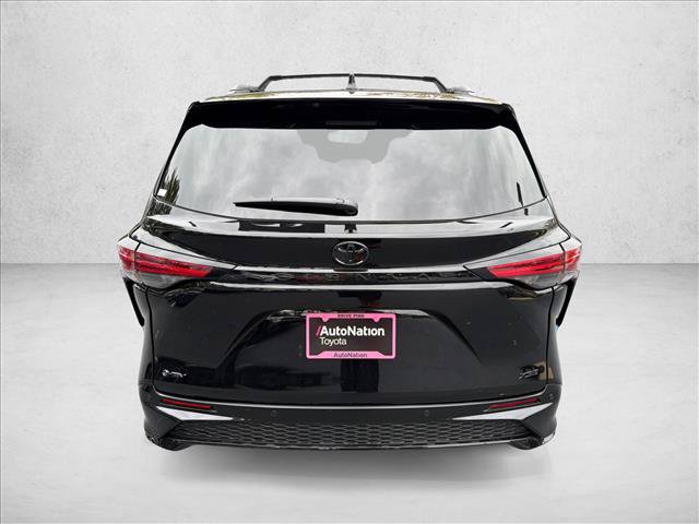 New 2026 Toyota Sienna XSE FWD image 4