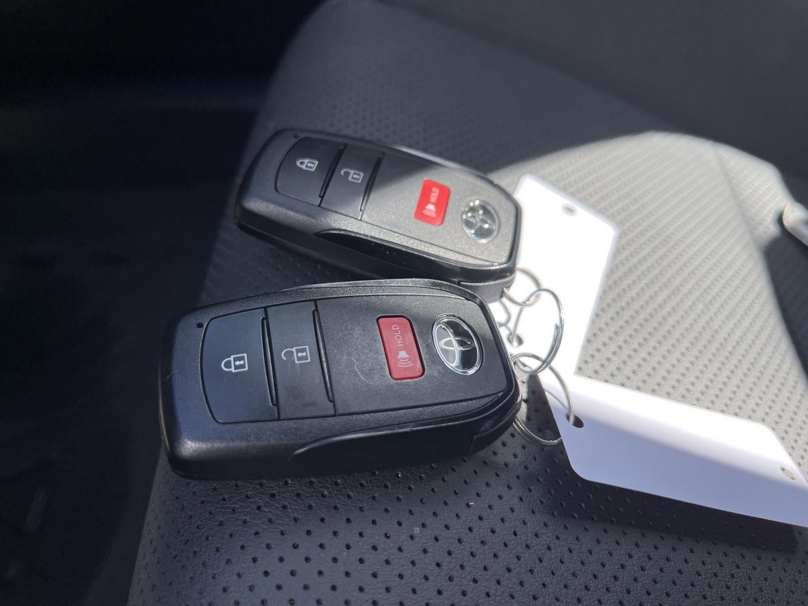 Used 2024 Toyota Prius XLE AWD/4WD image 16