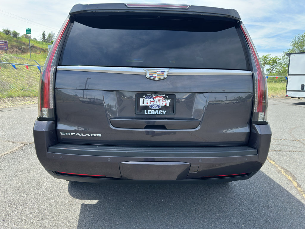 Used 2016 Cadillac Escalade Premium AWD/4WD image 8