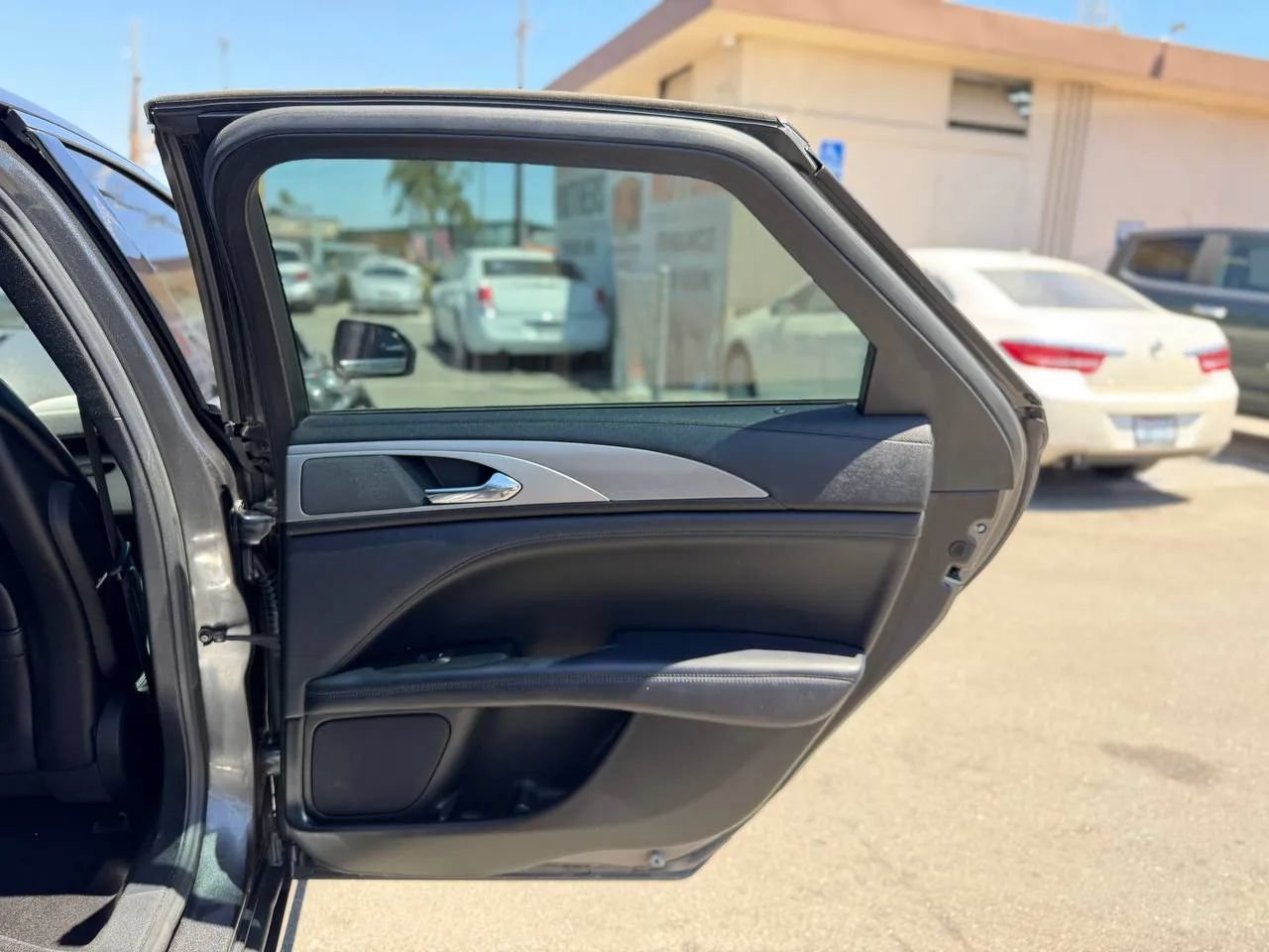 Used 2017 Lincoln MKZ Premiere FWD image 28