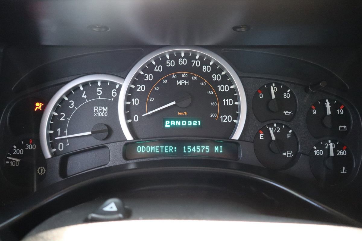 Used 2005 HUMMER H2 SUT w/ Preferred Equipment Group AWD/4WD image 34