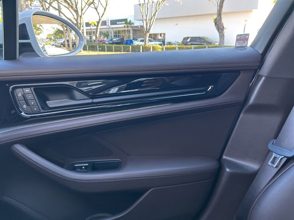 Used 2024 Porsche Panamera 4 image 18
