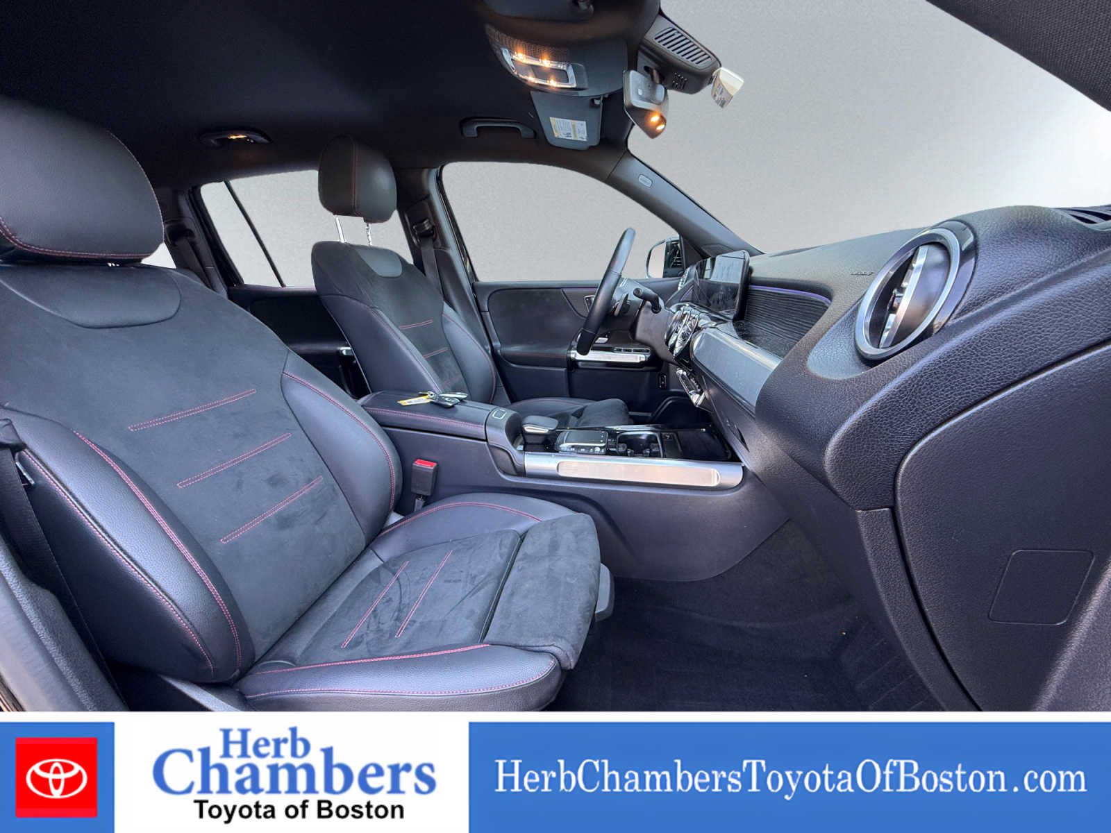 Used 2022 Mercedes-Benz GLB 250 4MATIC image 20