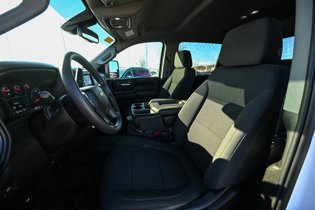 Used 2022 Chevrolet Silverado 2500 Custom w/ Custom Value Package image 18