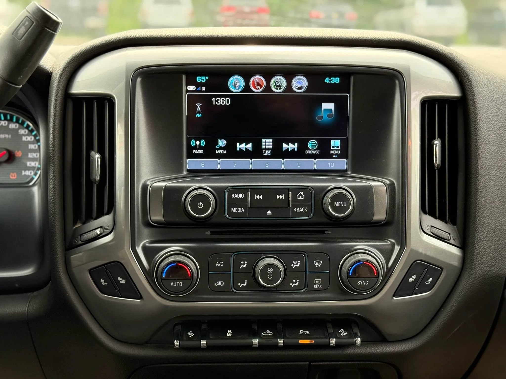 Used 2018 Chevrolet Silverado 1500 LT w/ All Star Edition AWD/4WD image 15