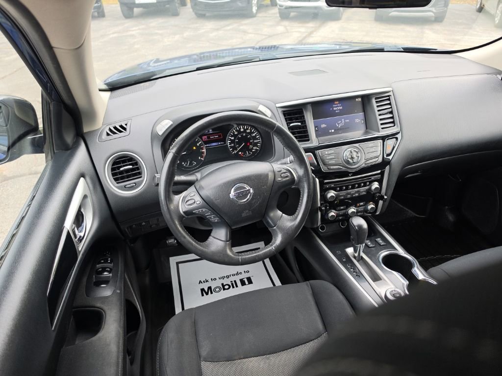Used 2017 Nissan Pathfinder SV AWD/4WD image 7