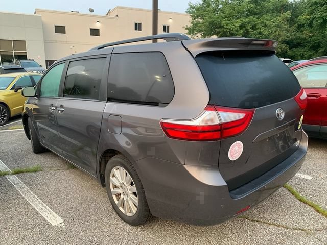 Used 2017 Toyota Sienna XLE Premium AWD/4WD image 2