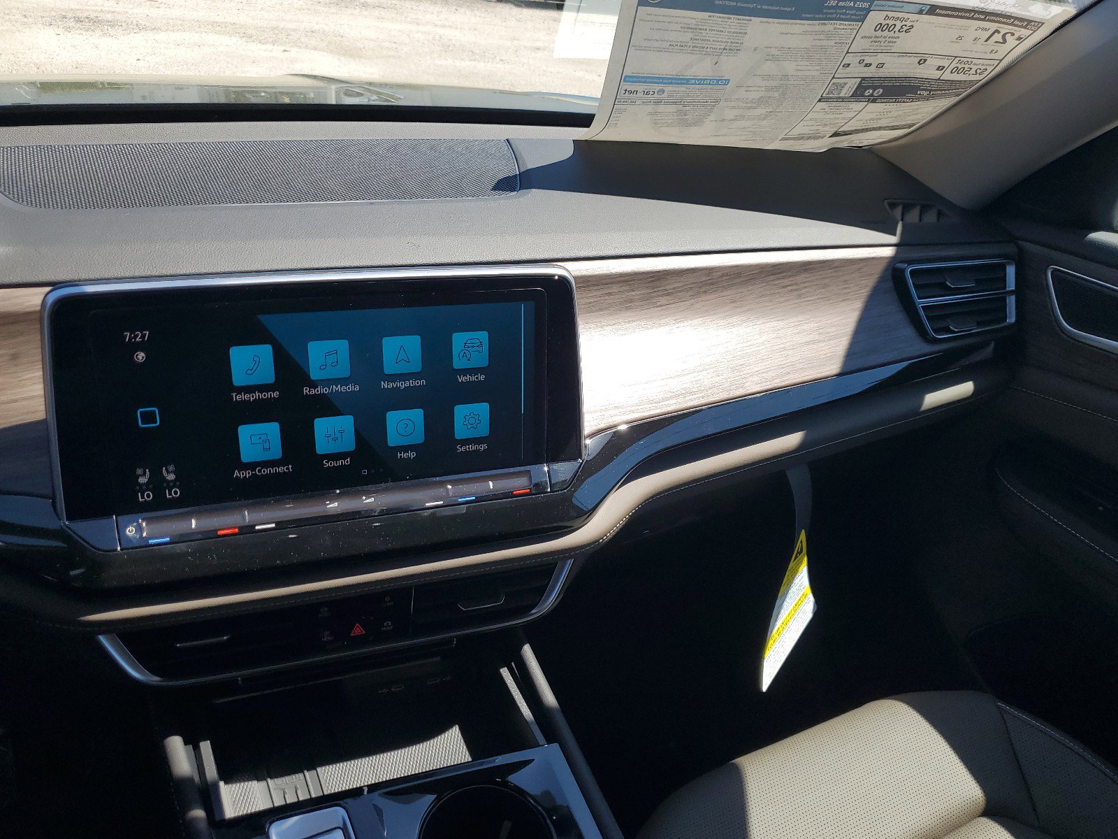 New 2025 Volkswagen Atlas SEL image 23