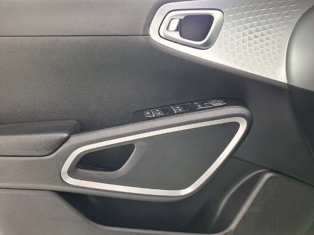 Used 2021 Kia Soul LX FWD image 14