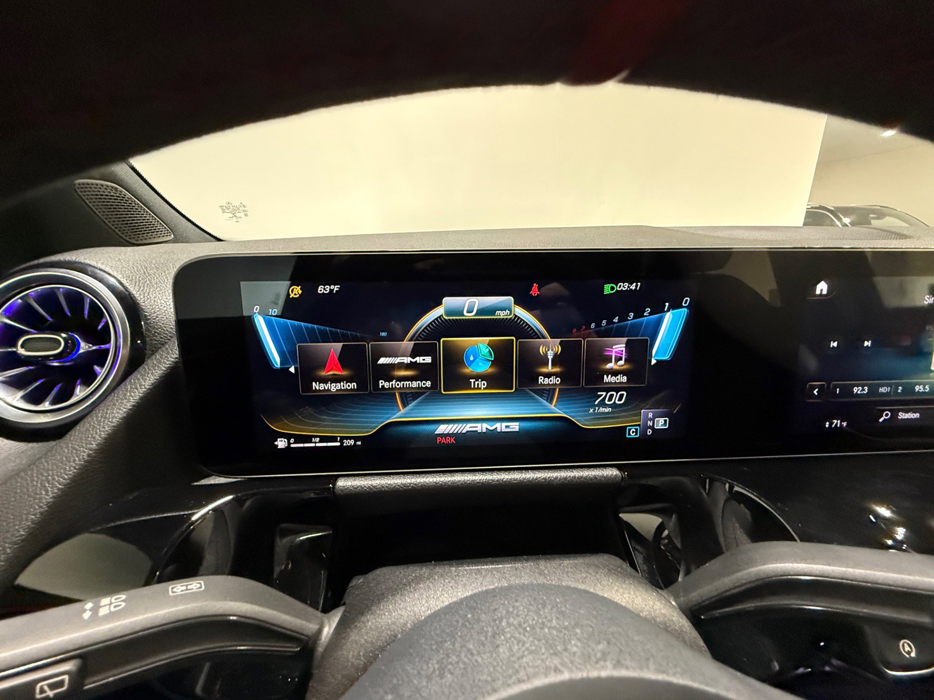 Used 2022 Mercedes-Benz GLA 35 AMG 4MATIC w/ Premium Package Lite image 40