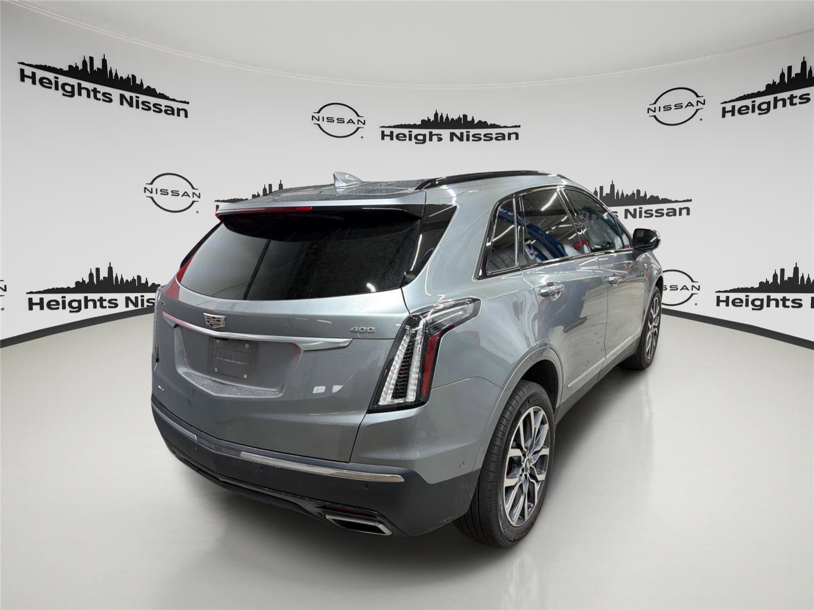 Used 2023 Cadillac XT5 Sportv w/ Platinum Package AWD/4WD image 4