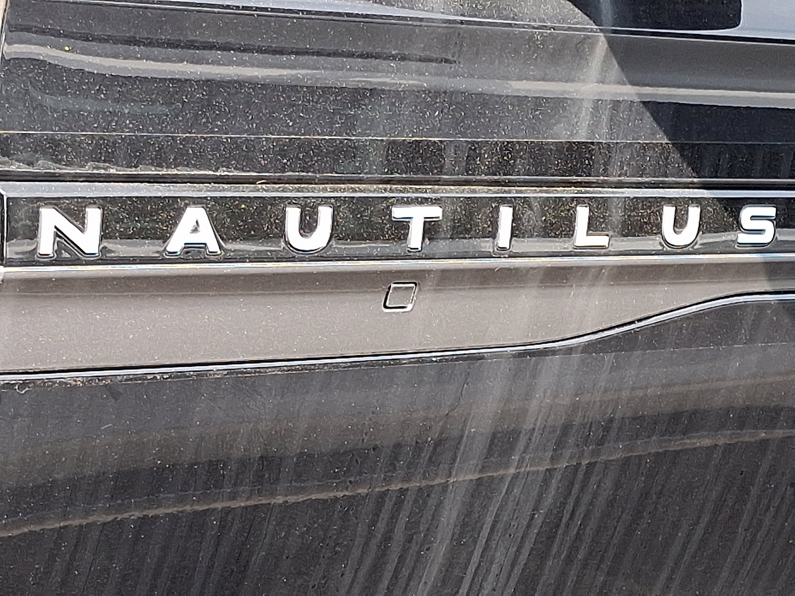 New 2025 Lincoln Nautilus Reserve w/ Jet Appearance Package image 18