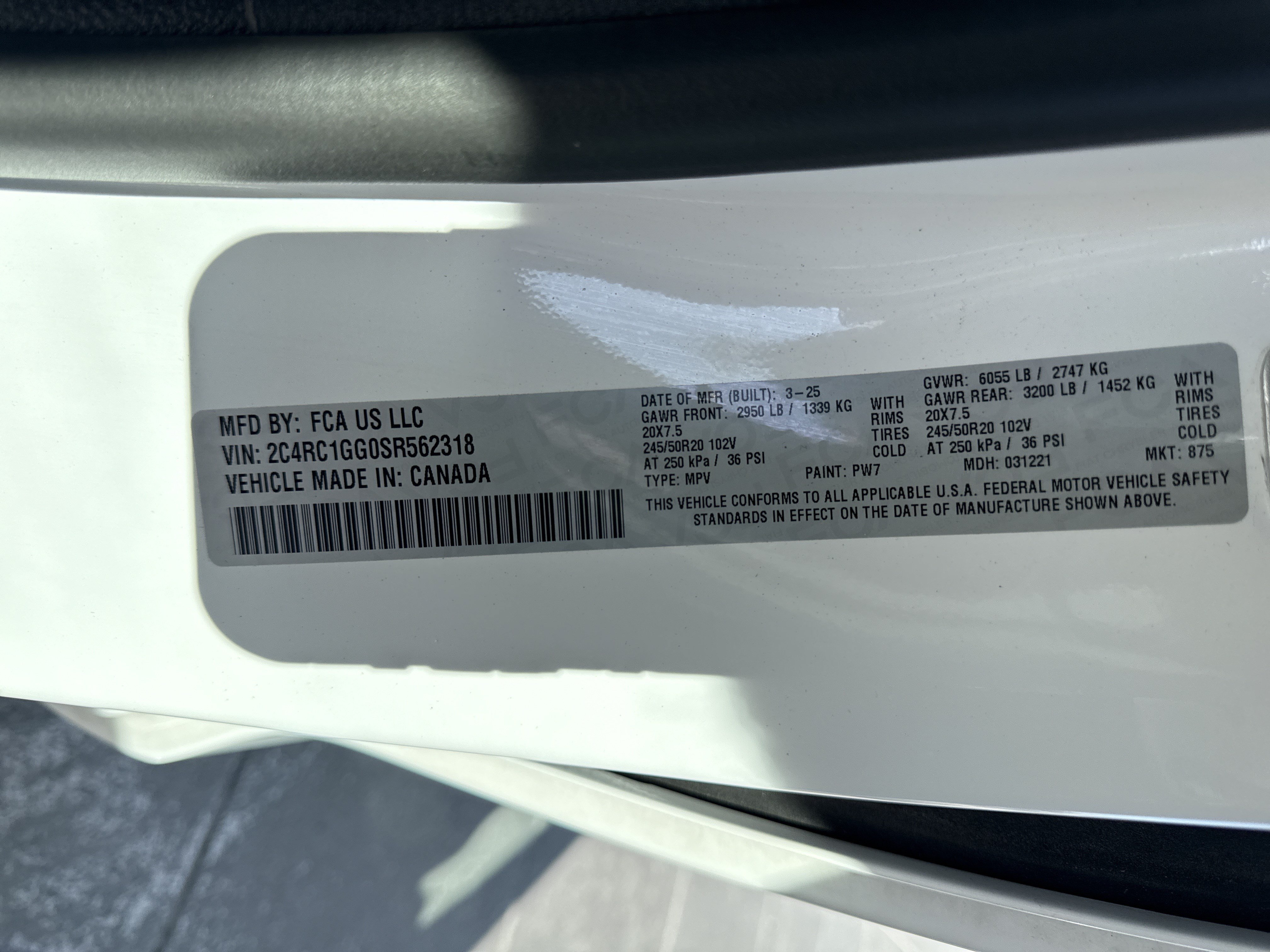 Used 2025 Chrysler Pacifica Limited FWD image 35