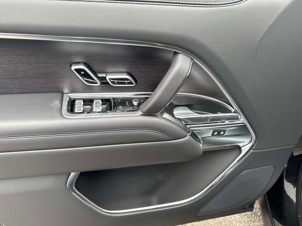 New 2026 Land Rover Range Rover SE image 15