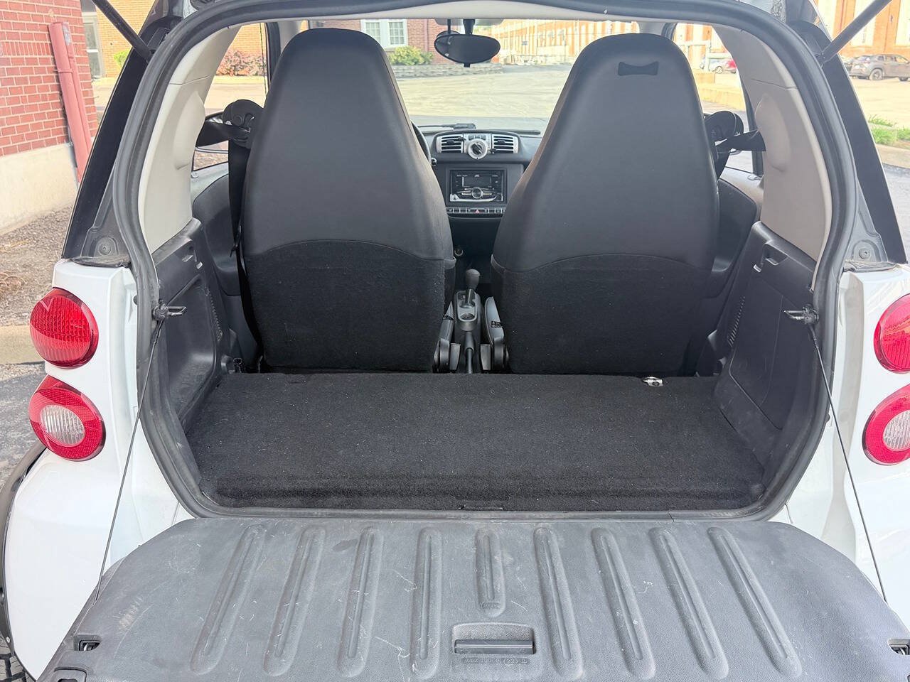 Used 2015 smart fortwo pure RWD image 12