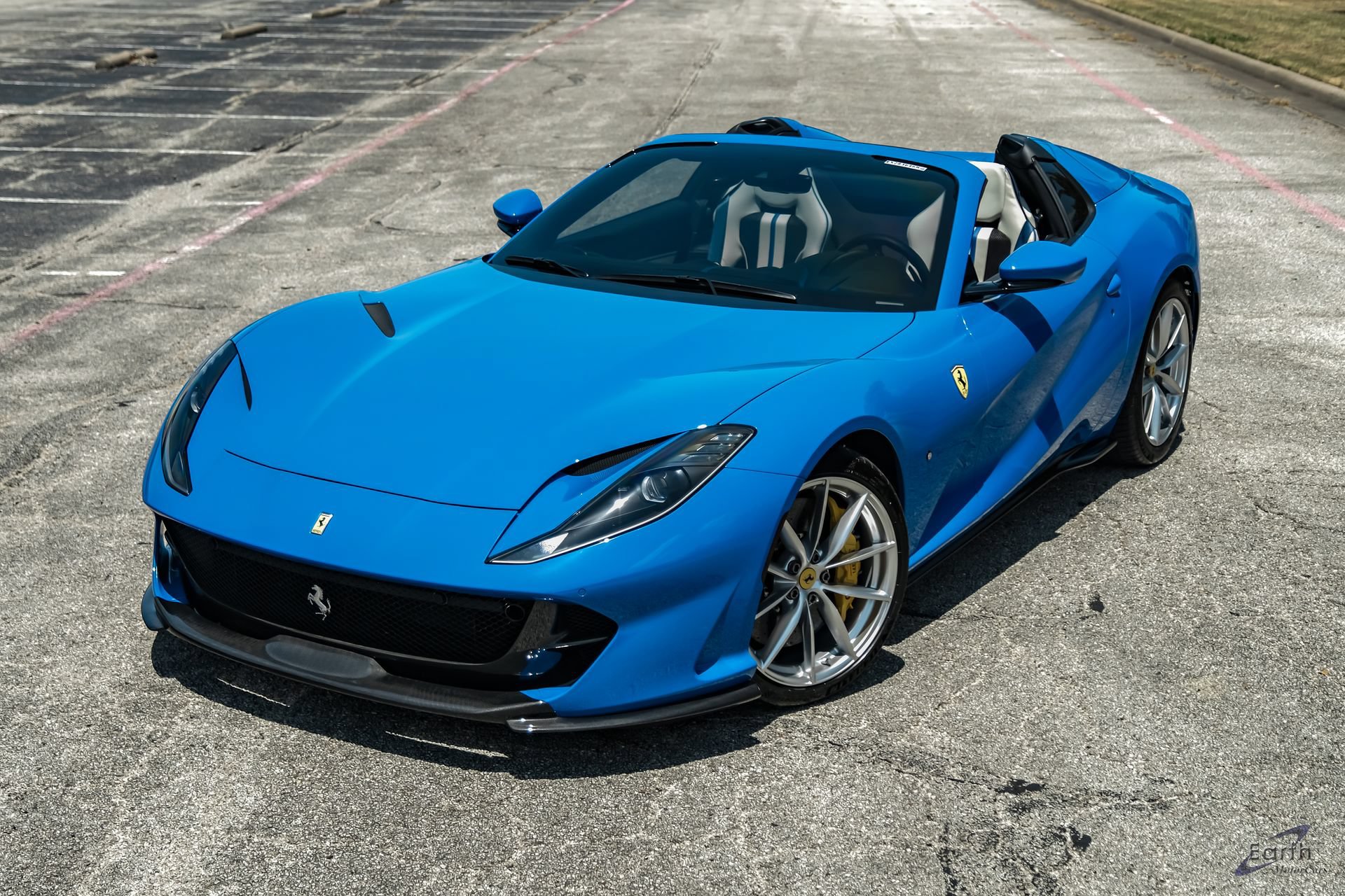 Used 2022 Ferrari 812 GTS RWD image 1