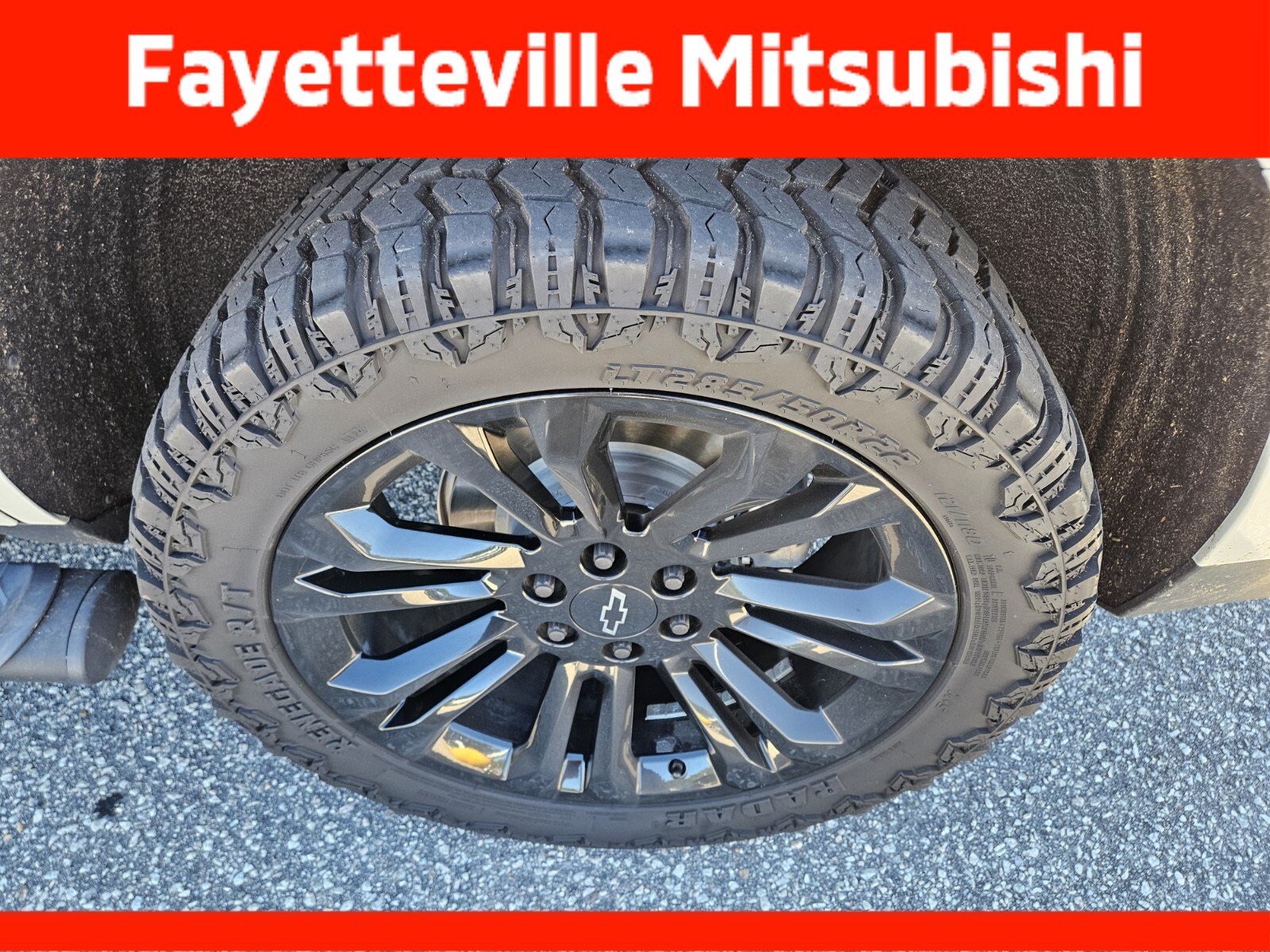 Used 2023 Chevrolet Tahoe Z71 w/ Luxury Package AWD/4WD image 8
