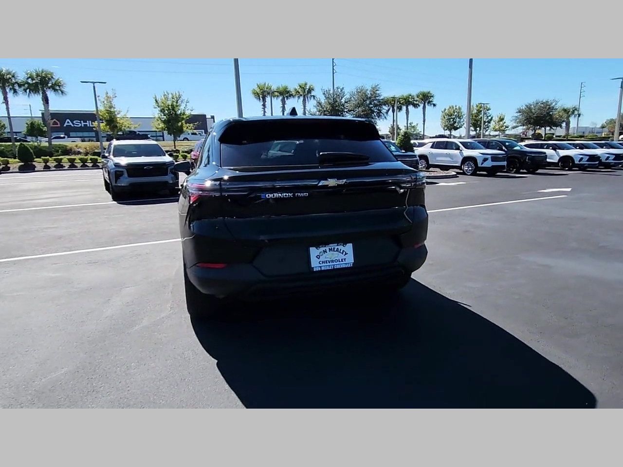 New 2026 Chevrolet Equinox EV LT w/ Comfort Package AWD/4WD image 17