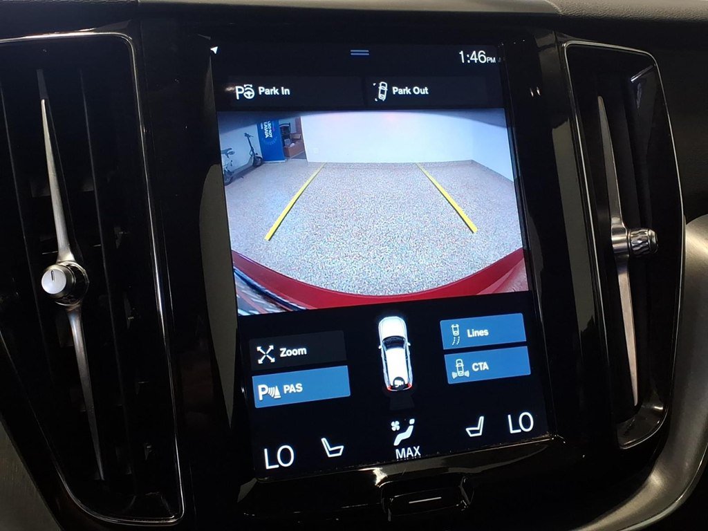 Used 2019 Volvo XC60 AWD T5 Momentum w/ Premium Package image 14