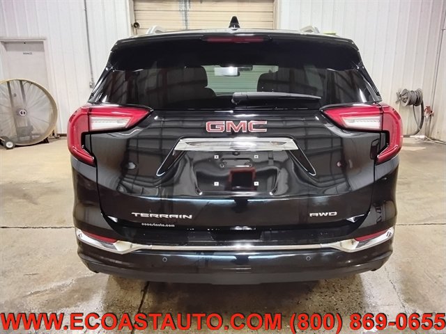 Used 2024 GMC Terrain Denali w/ Denali Premium Package AWD/4WD image 8