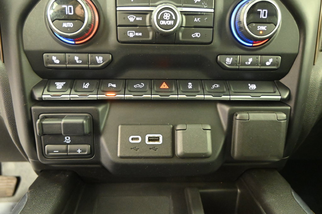 Used 2021 Chevrolet Silverado 3500 High Country w/ Snow Plow Prep/Camper Package AWD/4WD image 31