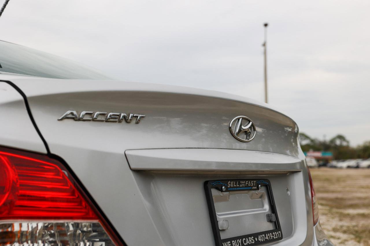 Used 2013 Hyundai Accent GLS image 23