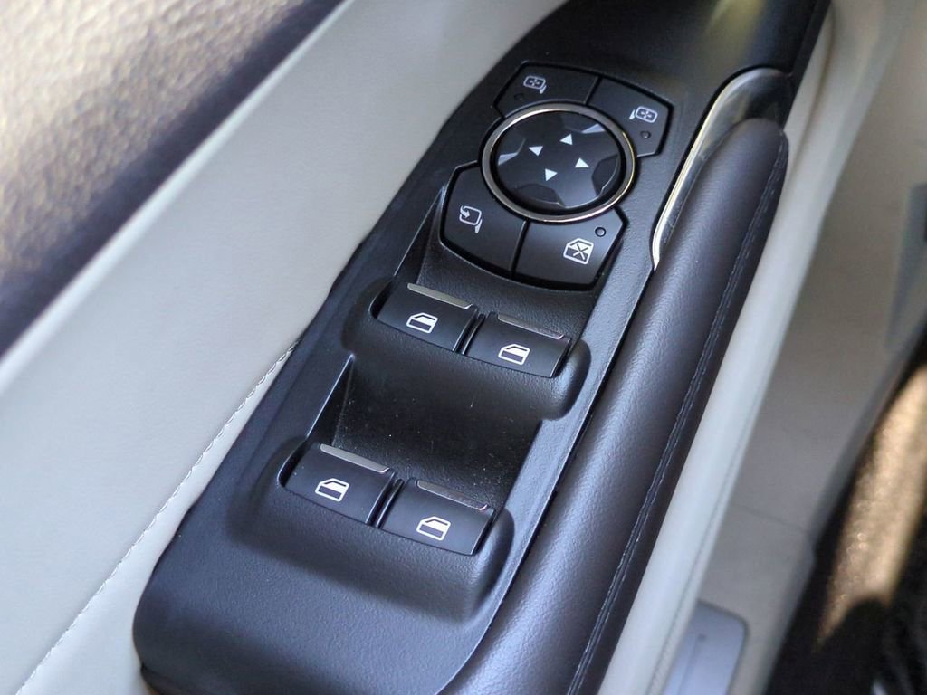 Used 2019 Lincoln MKC Select w/ Select Plus Package image 25