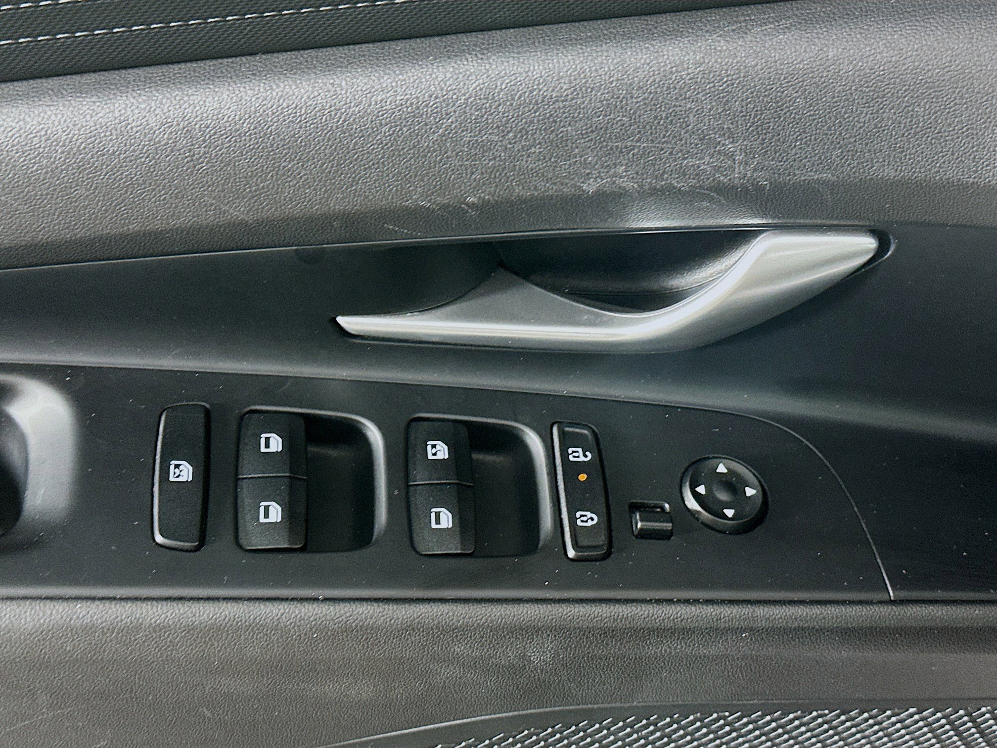 Used 2024 Hyundai Elantra SEL FWD image 15