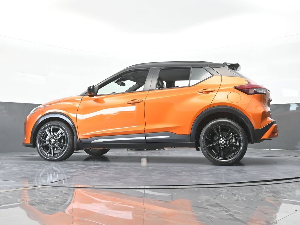 Used 2023 Nissan Kicks SR w/ SR Premium Package FWD image 61
