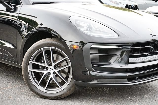 Used 2024 Porsche Macan S w/ Premium Plus Package AWD/4WD image 4