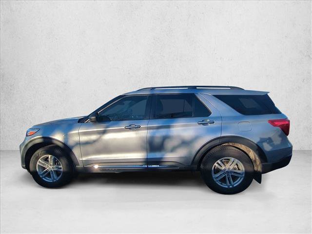 Used 2022 Ford Explorer XLT w/ Equipment Group 202A image 8